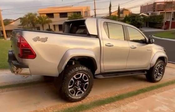 TOYOTA HILUX 2.8 D-4D TURBO DIESEL CD SRX PLUS 4X4 AUTOMÁTICO
